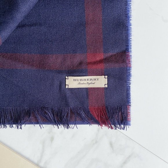 BURBERRY Plaid Check Wool Cashmere Scarf Navy - Picture 6 of 6